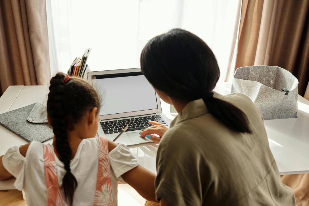 Kids desk-34311067529a405da104c9389425a5a6.jpg Kids desk