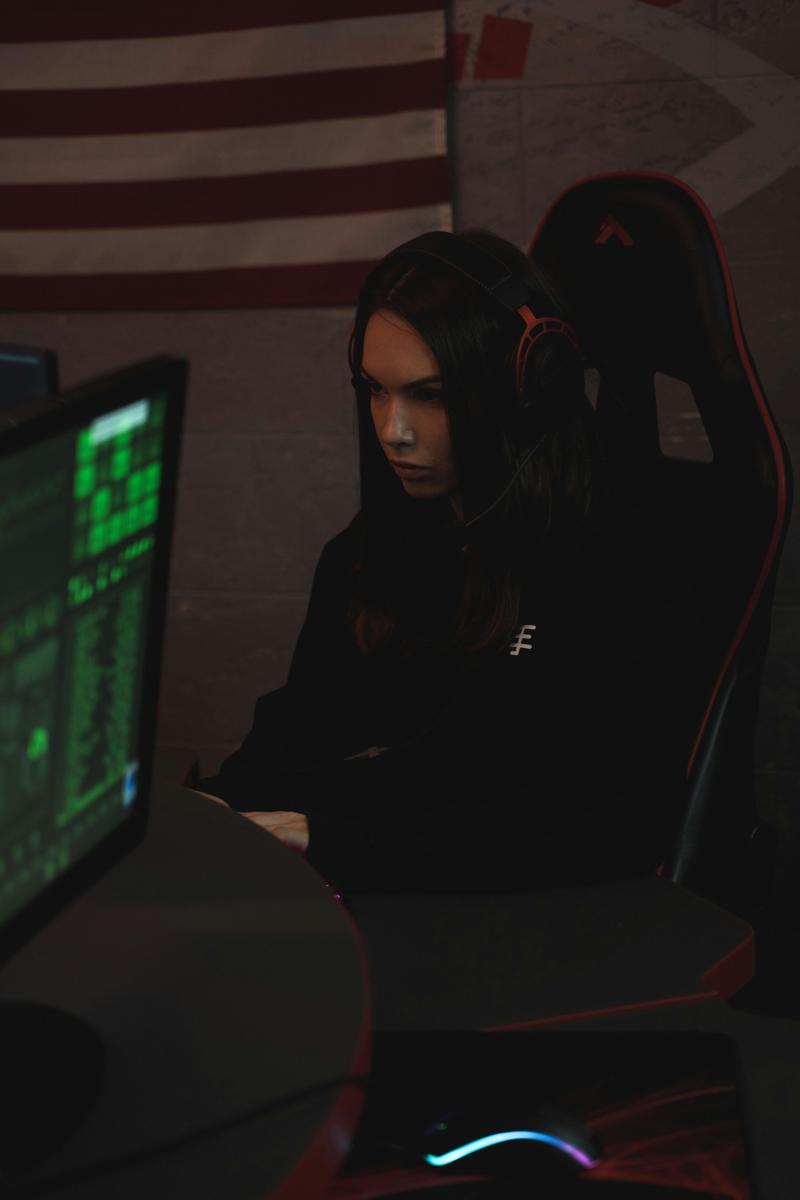 gaming chair-3025902f8093478bbb108e718bb2bb7c.jpg gaming chair
